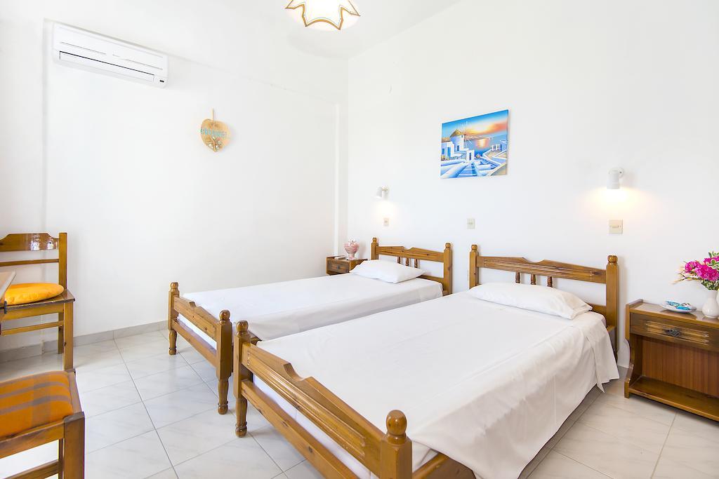 Evi Apartments And Studios Теологос Номер фото